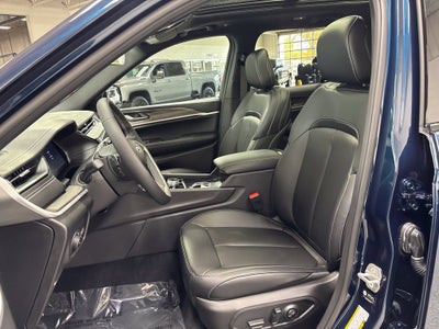 2027 Jeep Grand Cherokee GRAND CHEROKEE LIMITED 4X4
