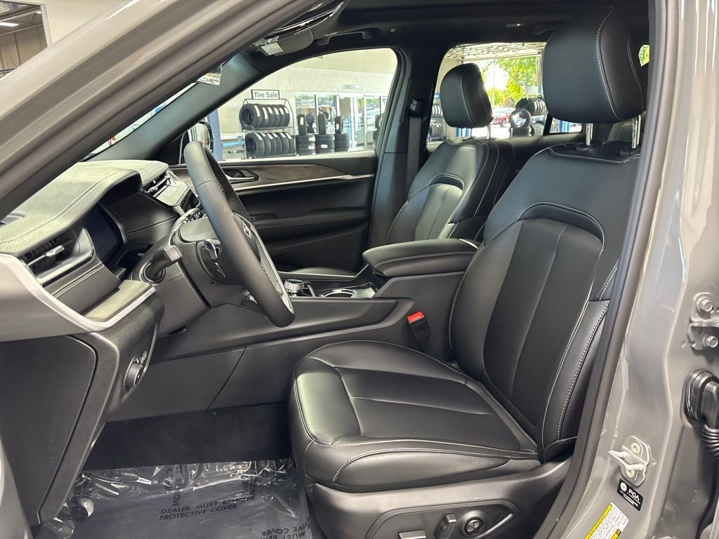 2027 Jeep Grand Cherokee GRAND CHEROKEE LIMITED 4X4