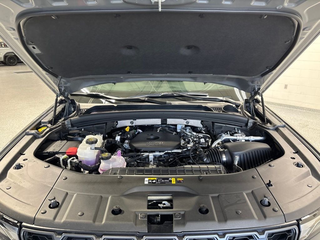 2027 Jeep Grand Cherokee GRAND CHEROKEE LIMITED 4X4