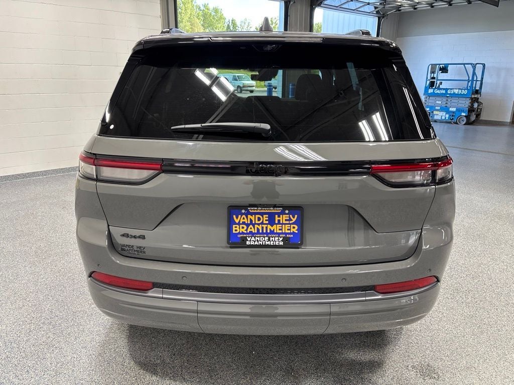 2027 Jeep Grand Cherokee GRAND CHEROKEE LIMITED RESERVE 4X4
