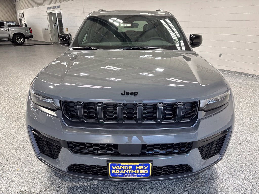2027 Jeep Grand Cherokee GRAND CHEROKEE LIMITED 4X4