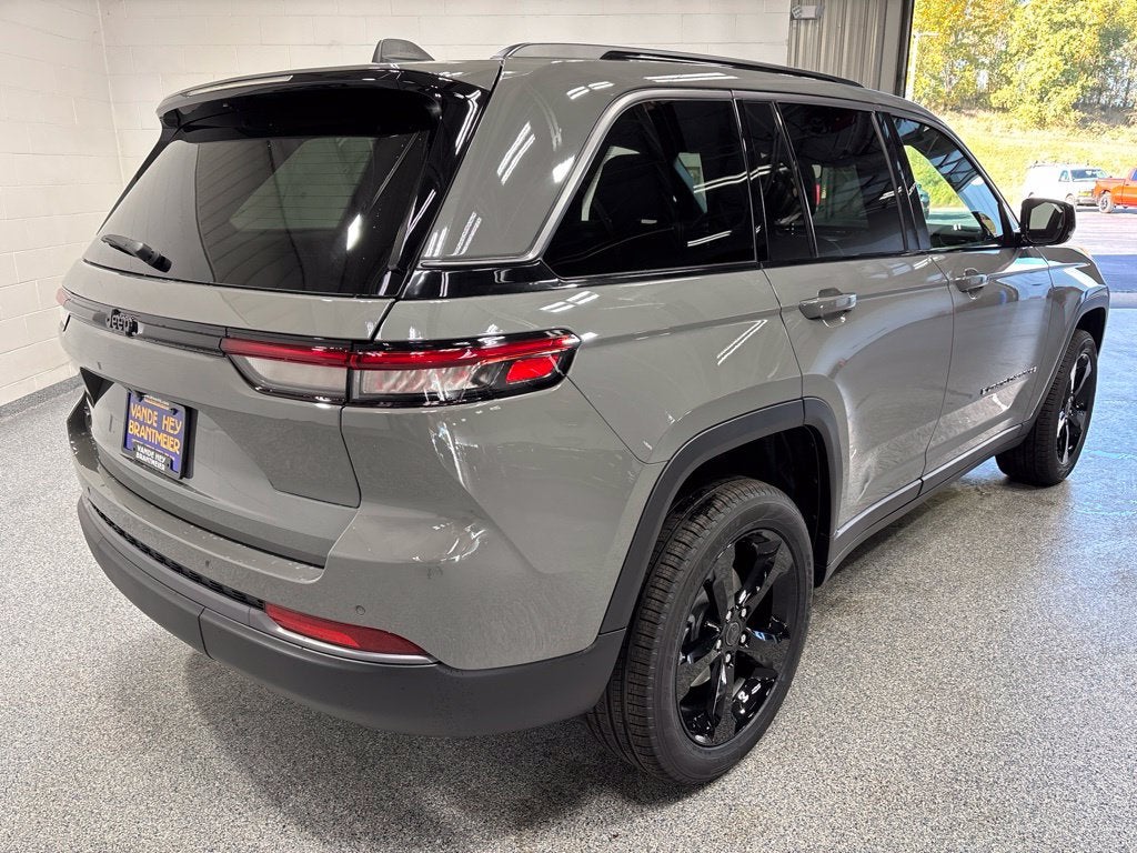 2027 Jeep Grand Cherokee GRAND CHEROKEE LIMITED 4X4