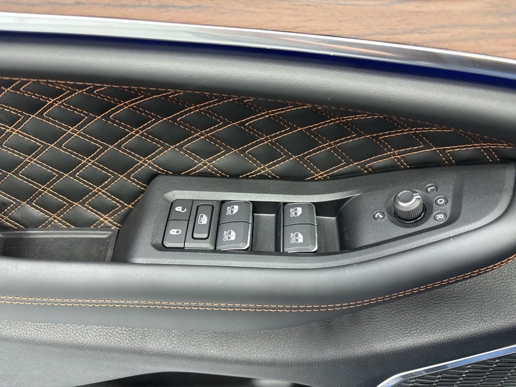 2025 Jeep Grand Cherokee GRAND CHEROKEE SUMMIT 4X4