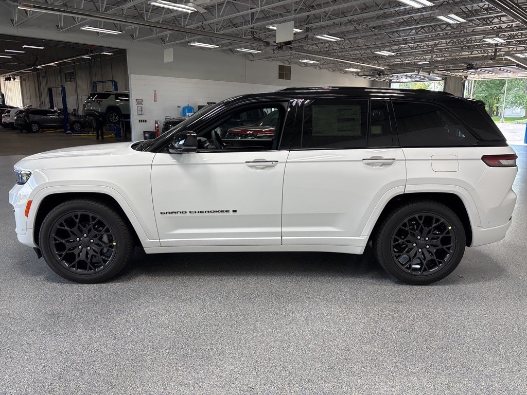 2025 Jeep Grand Cherokee GRAND CHEROKEE SUMMIT 4X4