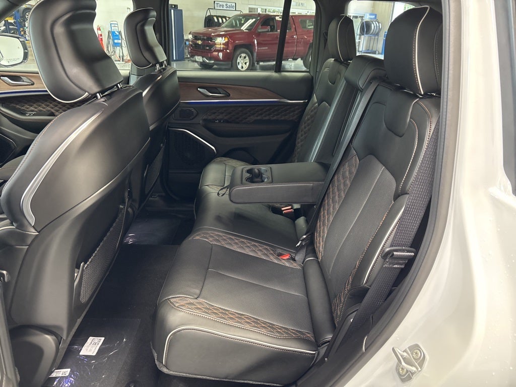 2025 Jeep Grand Cherokee GRAND CHEROKEE SUMMIT 4X4