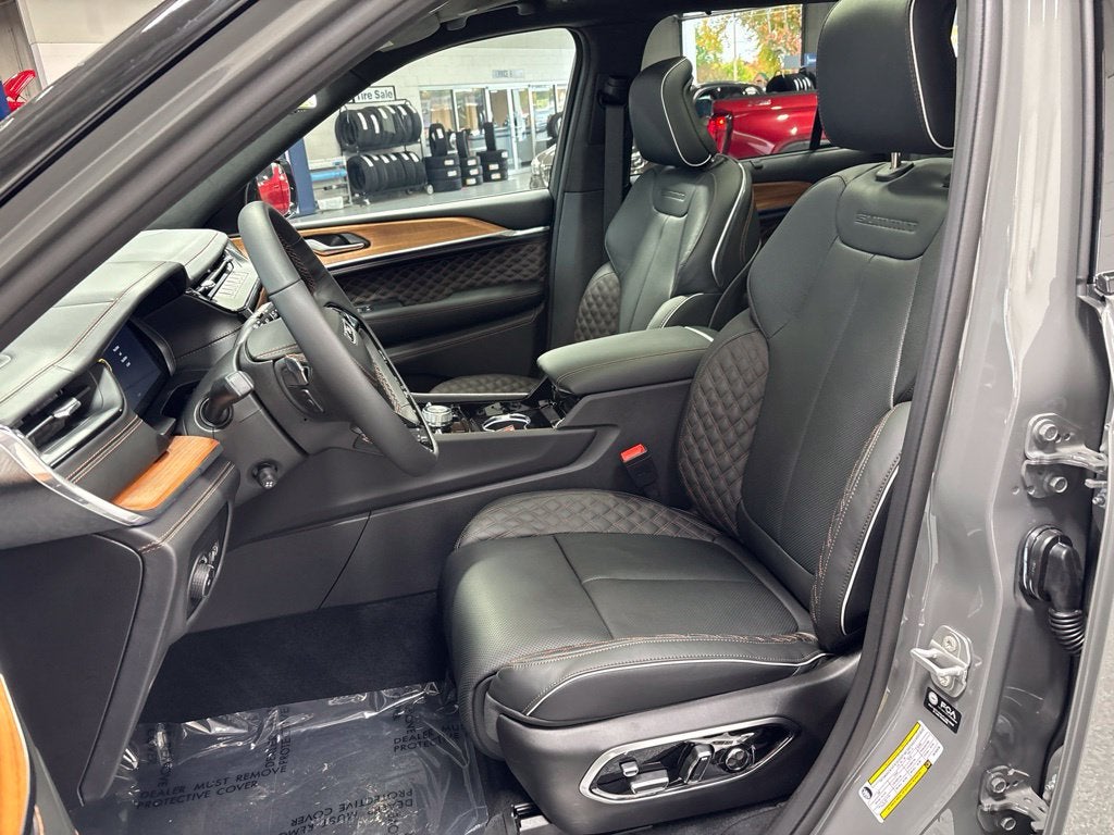 2027 Jeep Grand Cherokee GRAND CHEROKEE SUMMIT 4X4