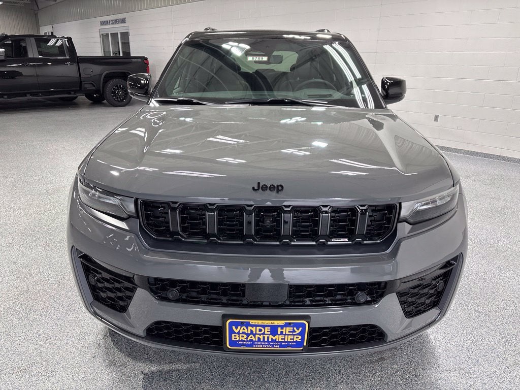 2027 Jeep Grand Cherokee GRAND CHEROKEE SUMMIT 4X4