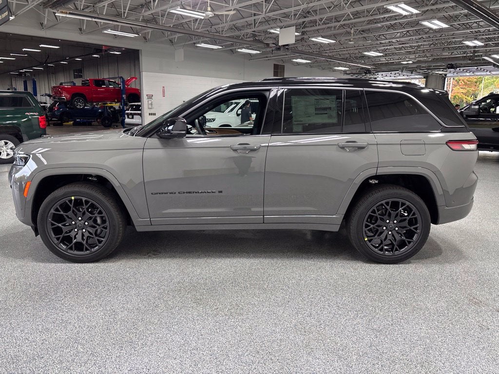 2027 Jeep Grand Cherokee GRAND CHEROKEE SUMMIT 4X4