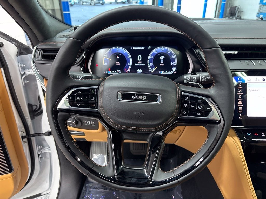 2027 Jeep Grand Cherokee GRAND CHEROKEE SUMMIT 4X4