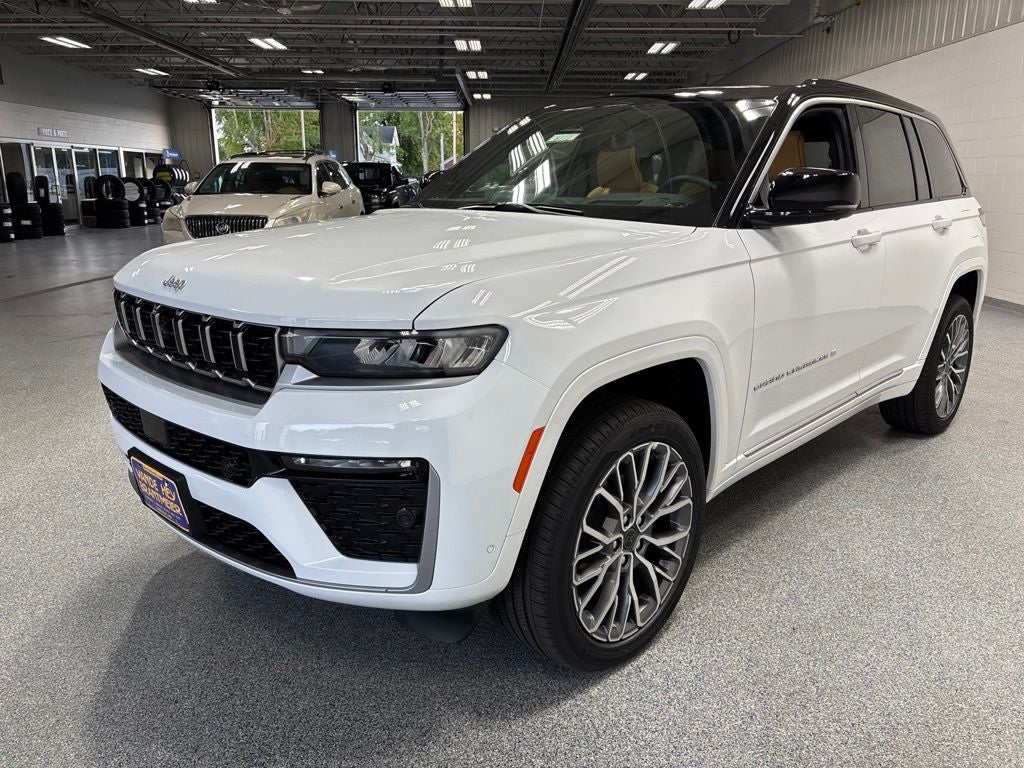 2027 Jeep Grand Cherokee GRAND CHEROKEE SUMMIT 4X4