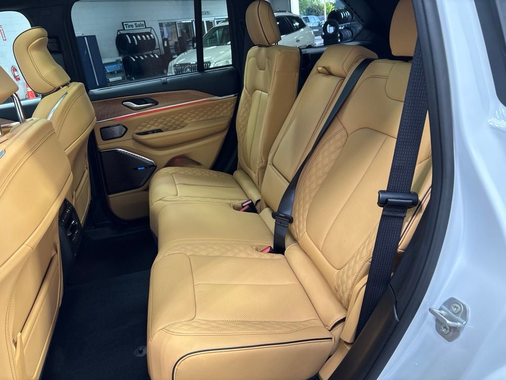 2027 Jeep Grand Cherokee GRAND CHEROKEE SUMMIT 4X4