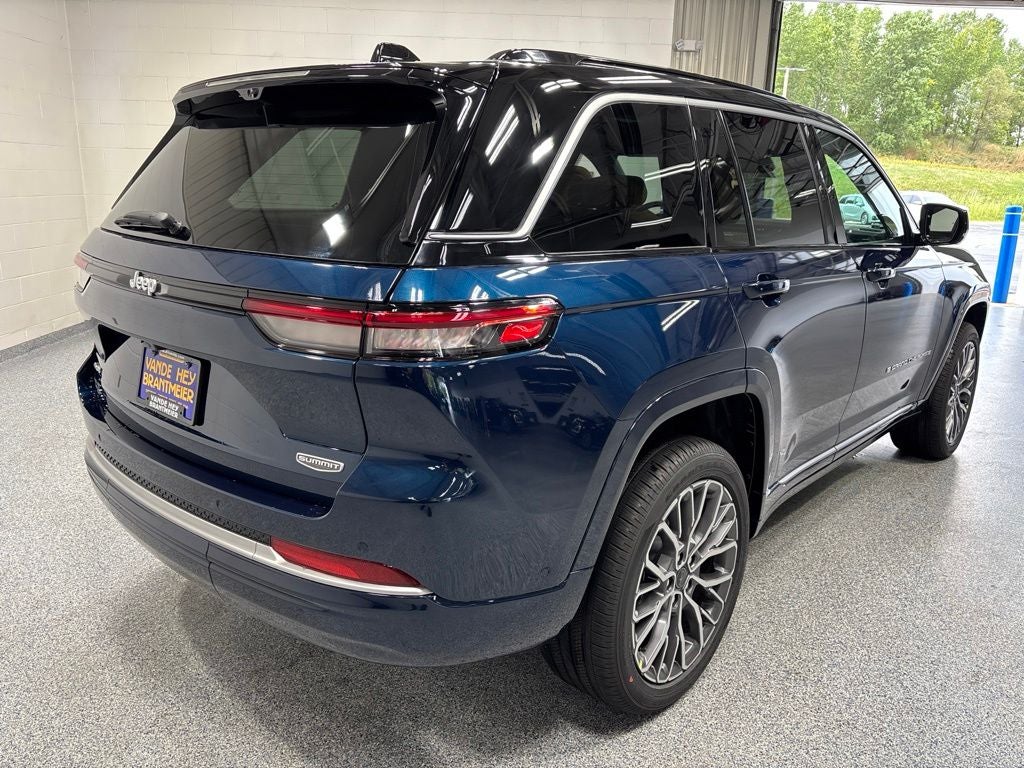 2027 Jeep Grand Cherokee Summit