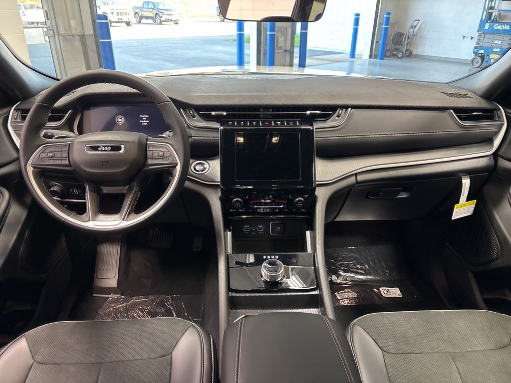 2025 Jeep Grand Cherokee L GRAND CHEROKEE L ALTITUDE X 4X4