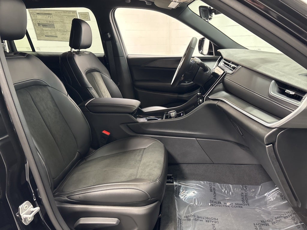 2025 Jeep Grand Cherokee L GRAND CHEROKEE L ALTITUDE X 4X4