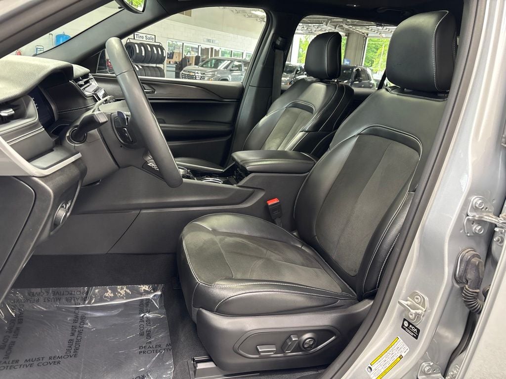 2023 Jeep Grand Cherokee L Altitude 4x4