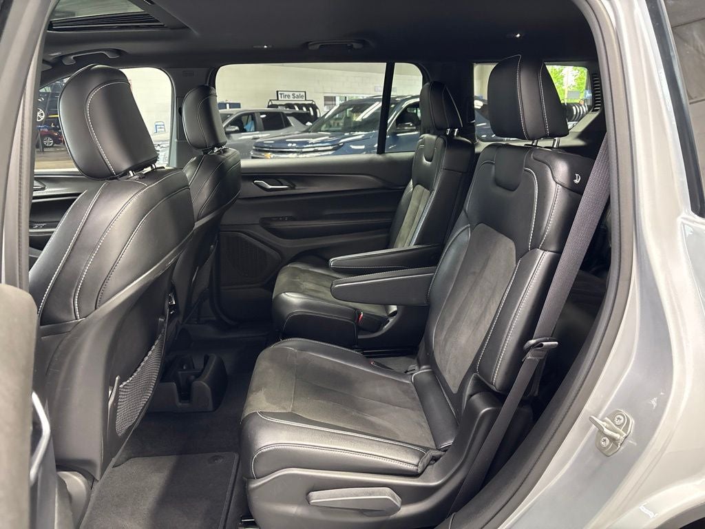2023 Jeep Grand Cherokee L Altitude 4x4