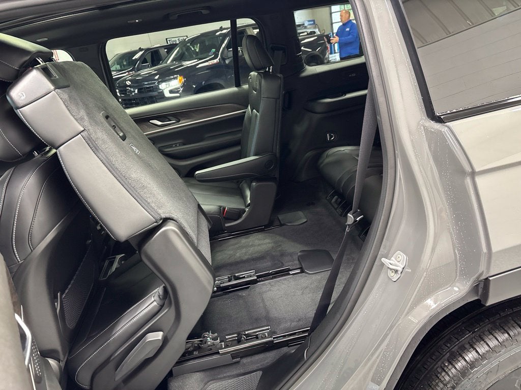 2027 Jeep Grand Cherokee L GRAND CHEROKEE L LIMITED 4X4