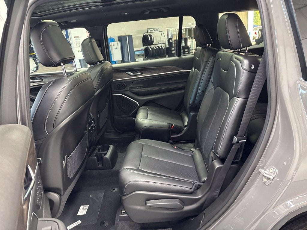 2027 Jeep Grand Cherokee L GRAND CHEROKEE L LIMITED RESERVE 4X4