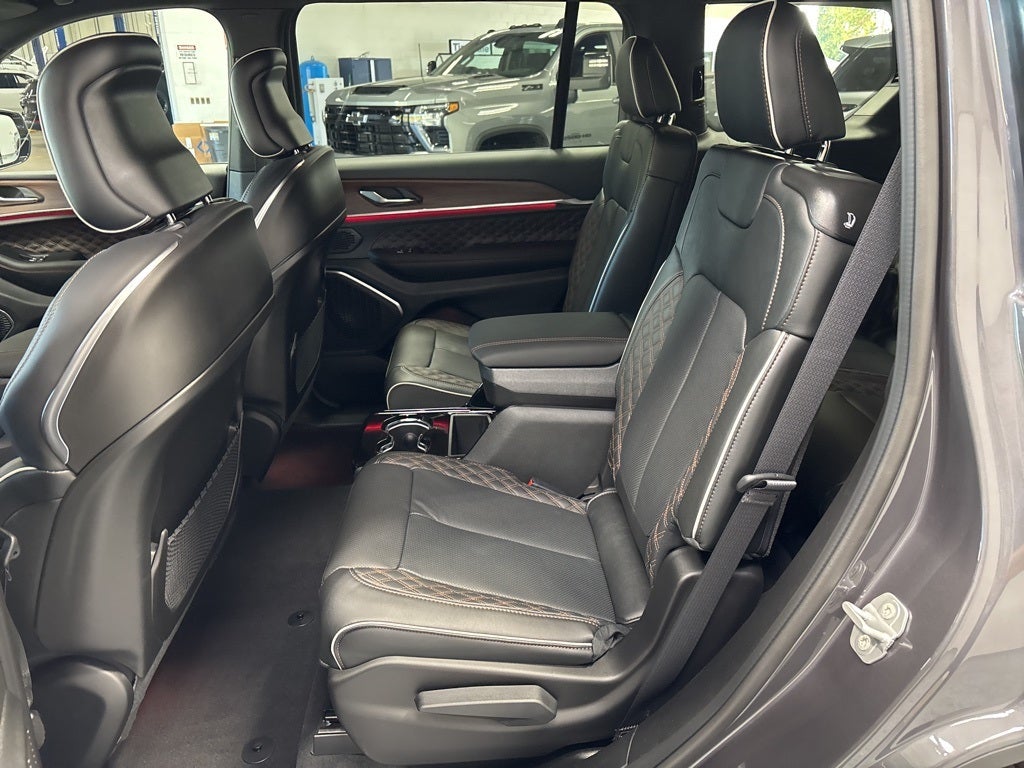 2025 Jeep Grand Cherokee L GRAND CHEROKEE L SUMMIT 4X4