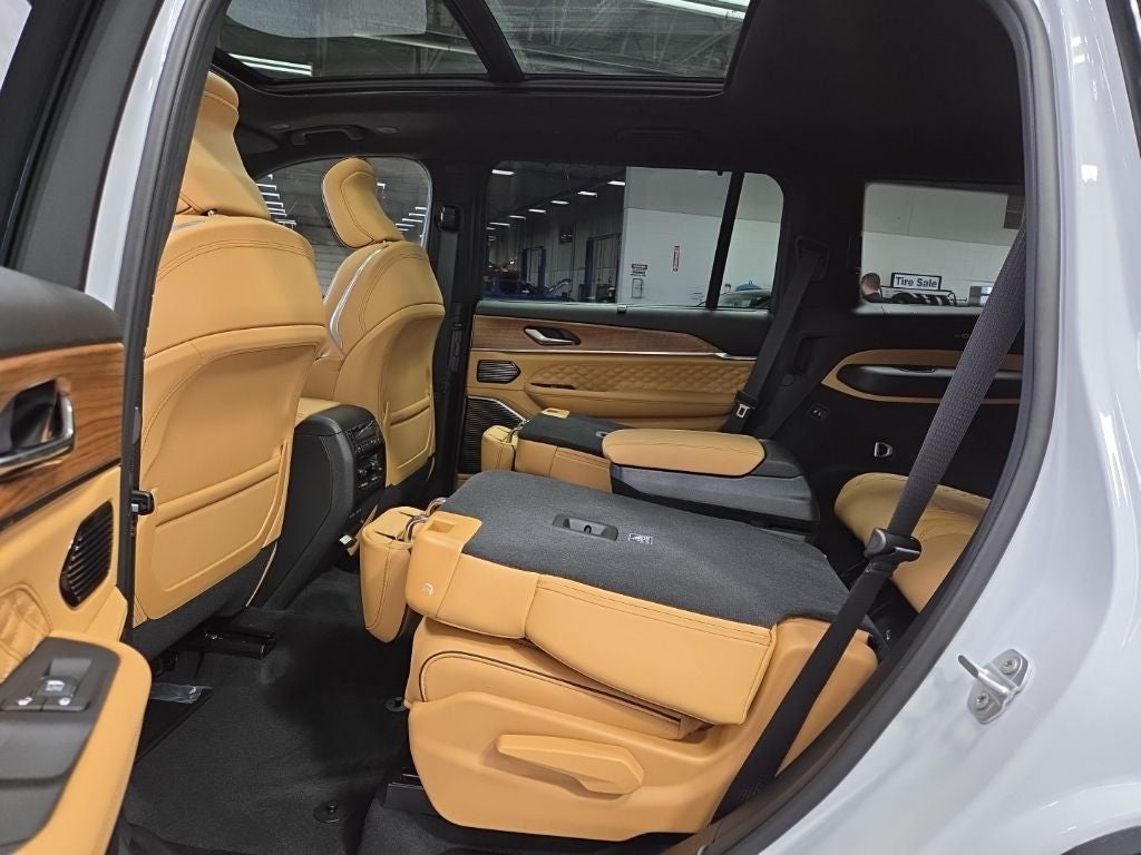 2026 Jeep Grand Cherokee L GRAND CHEROKEE L SUMMIT 4X4