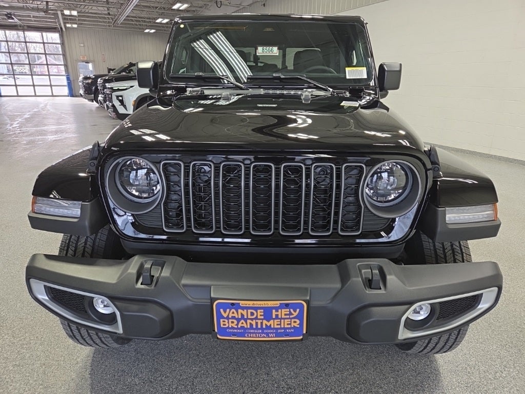 2026 Jeep Gladiator GLADIATOR SAHARA 4X4