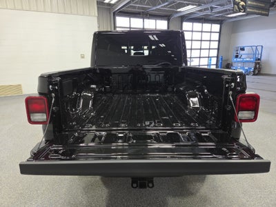 2026 Jeep Gladiator GLADIATOR SAHARA 4X4