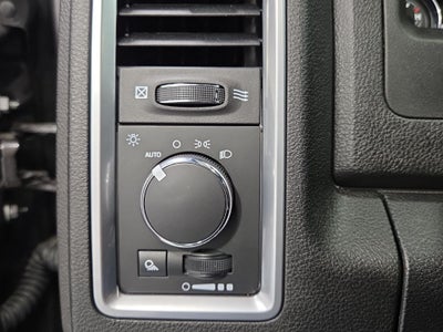 2024 RAM 1500 Classic Warlock Crew Cab 4x4 5'7' Box