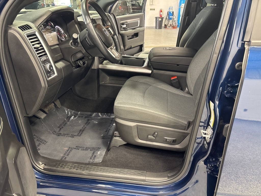 2024 RAM 1500 Classic Warlock Crew Cab 4x4 5'7' Box