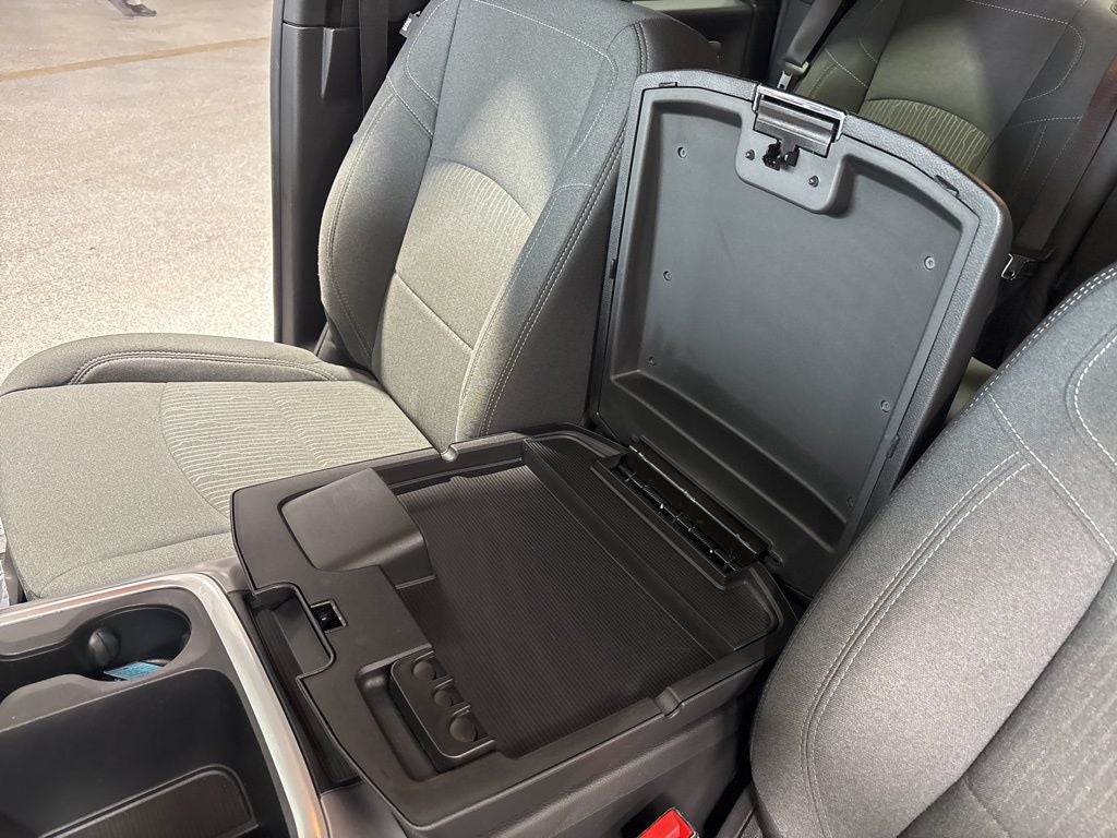 2024 RAM 1500 Classic Warlock Crew Cab 4x4 5'7' Box