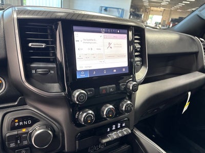 2026 RAM 1500 RAM 1500 EXPRESS QUAD CAB 4X4 6'4' BOX