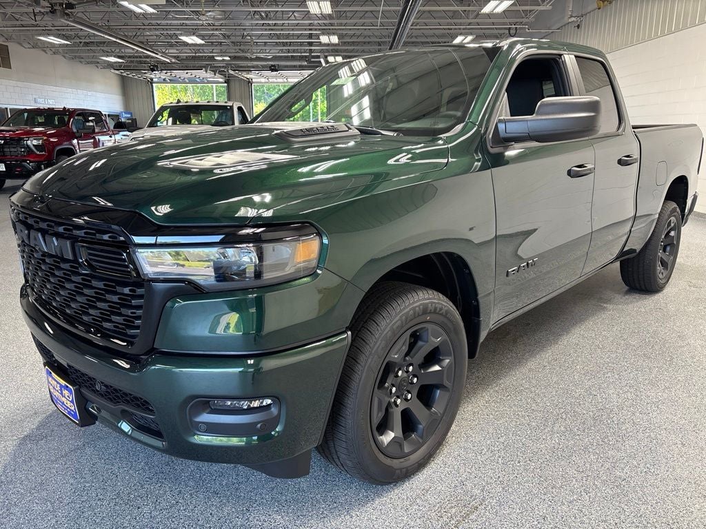 2026 RAM 1500 RAM 1500 EXPRESS QUAD CAB 4X4 6'4' BOX