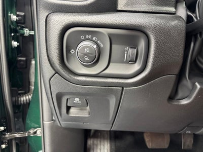 2026 RAM 1500 RAM 1500 EXPRESS QUAD CAB 4X4 6'4' BOX