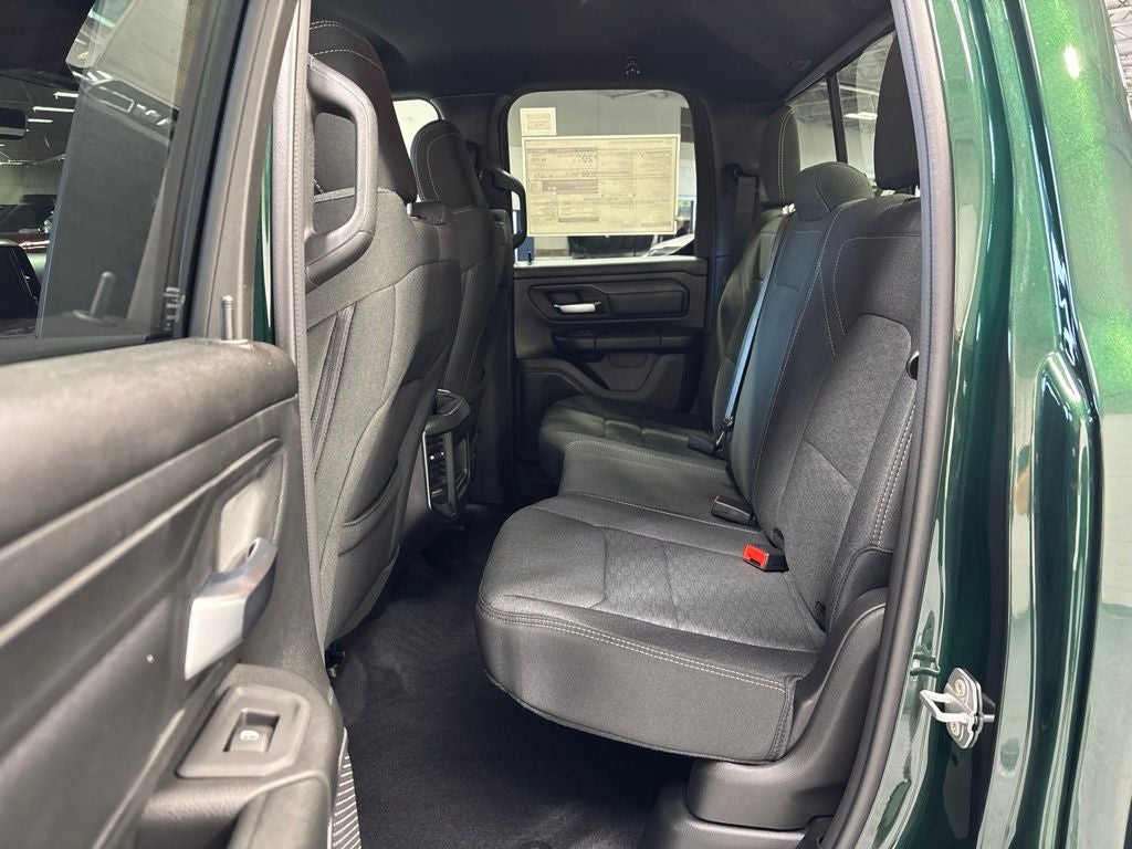 2026 RAM 1500 RAM 1500 EXPRESS QUAD CAB 4X4 6'4' BOX