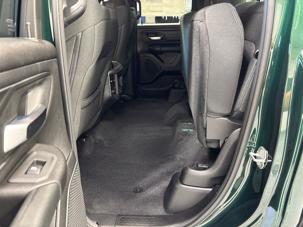 2026 RAM 1500 RAM 1500 EXPRESS QUAD CAB 4X4 6'4' BOX