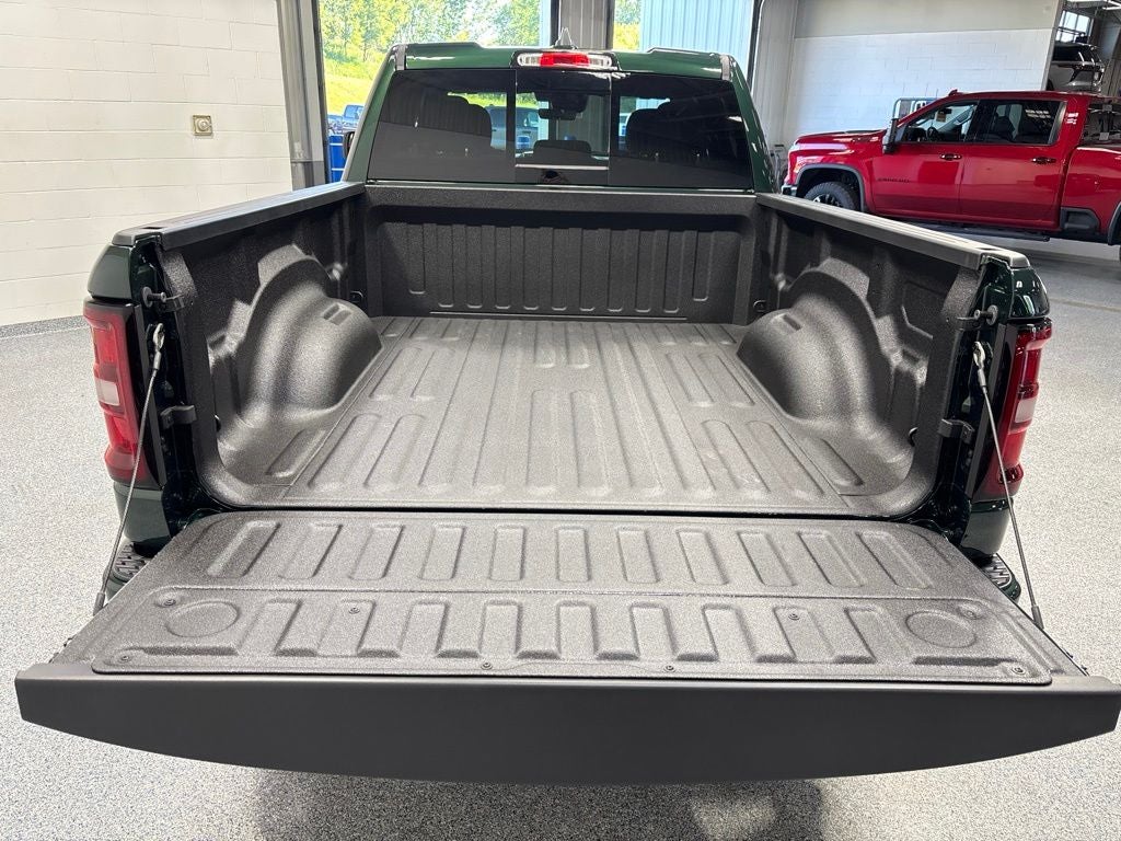 2026 RAM 1500 RAM 1500 EXPRESS QUAD CAB 4X4 6'4' BOX