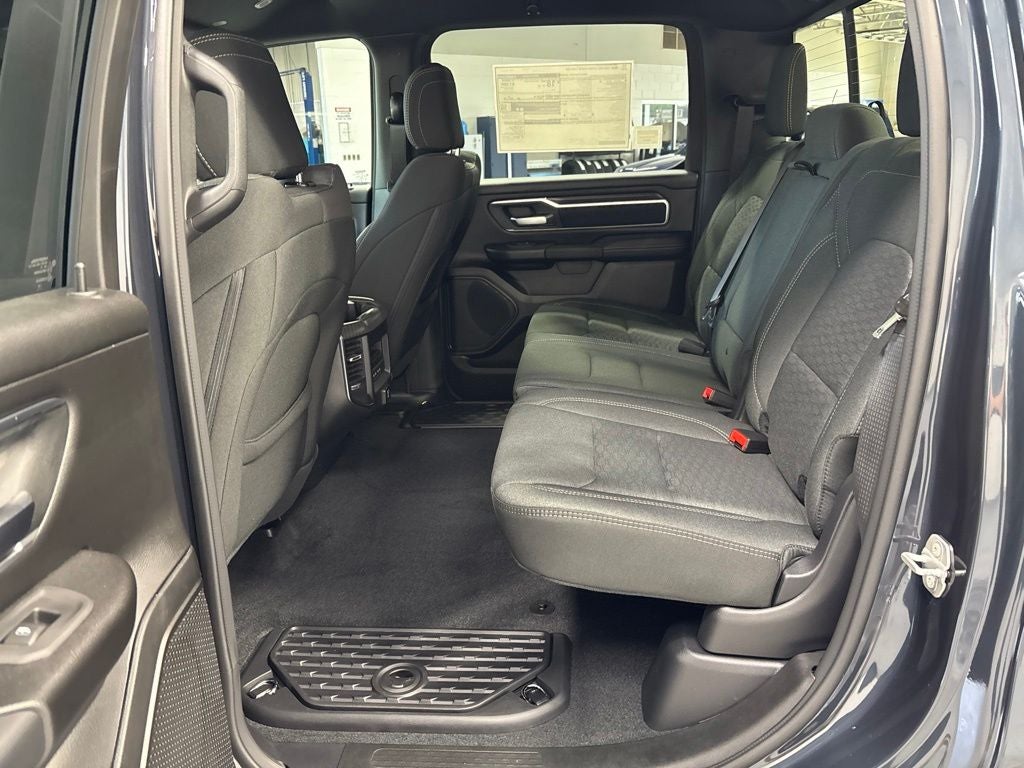 2027 RAM 1500 RAM 1500 BIG HORN CREW CAB 4X4 5'7' BOX