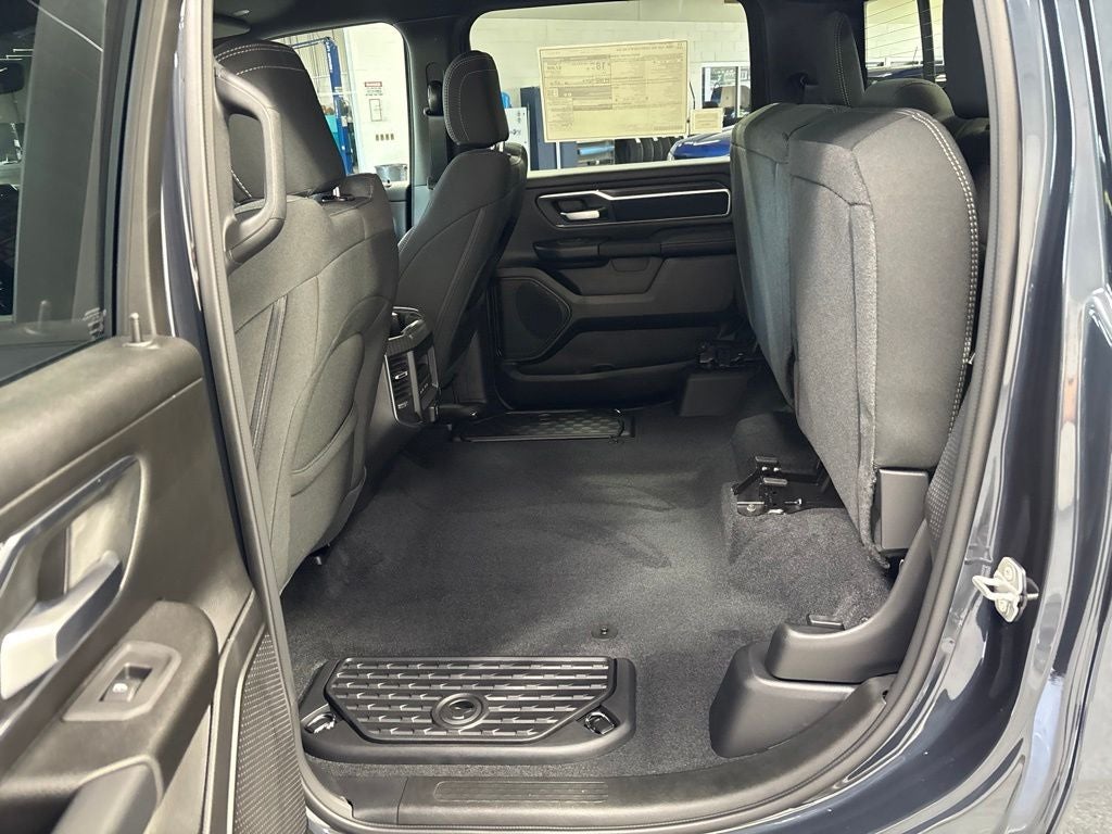 2027 RAM 1500 RAM 1500 BIG HORN CREW CAB 4X4 5'7' BOX