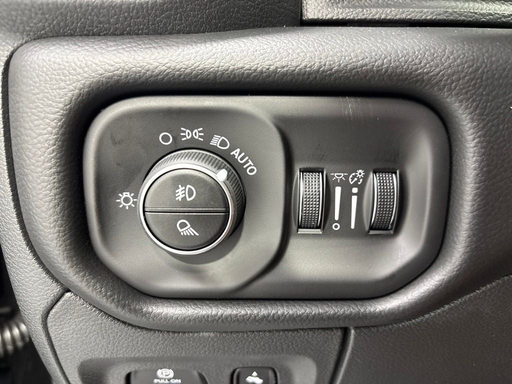 2027 RAM 1500 RAM 1500 BIG HORN CREW CAB 4X4 5'7' BOX