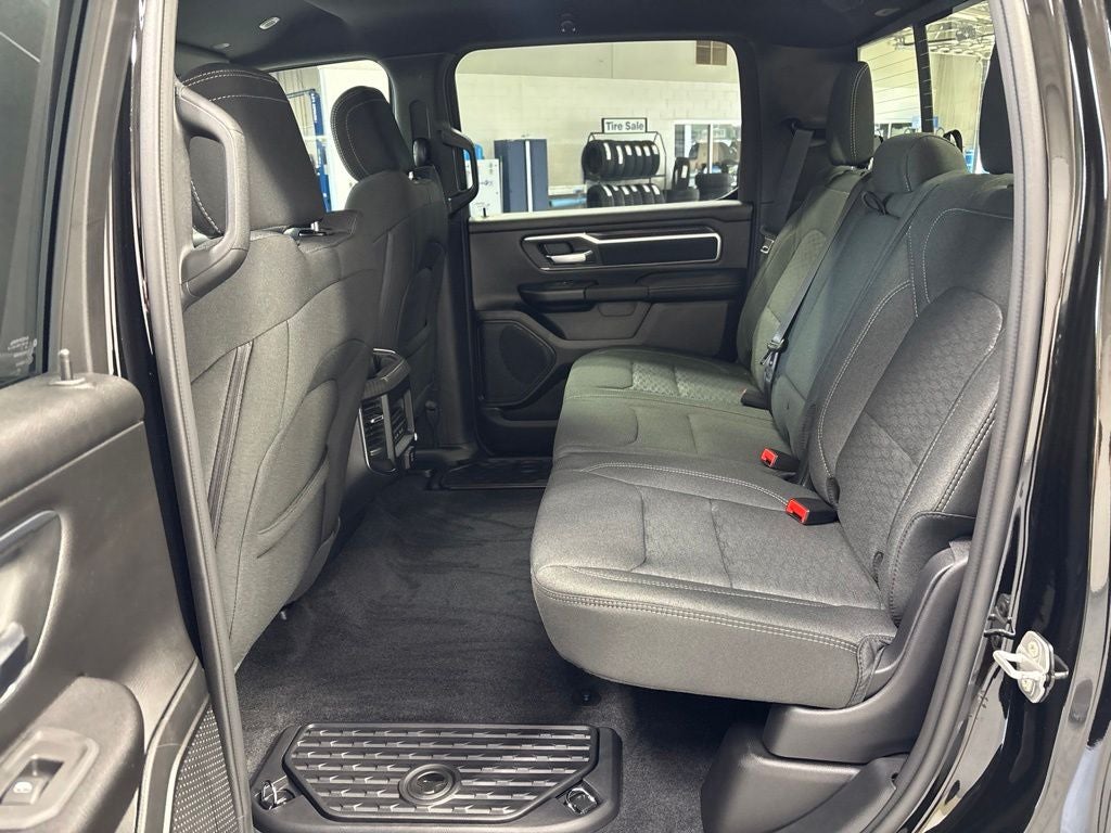 2027 RAM 1500 RAM 1500 BIG HORN CREW CAB 4X4 5'7' BOX