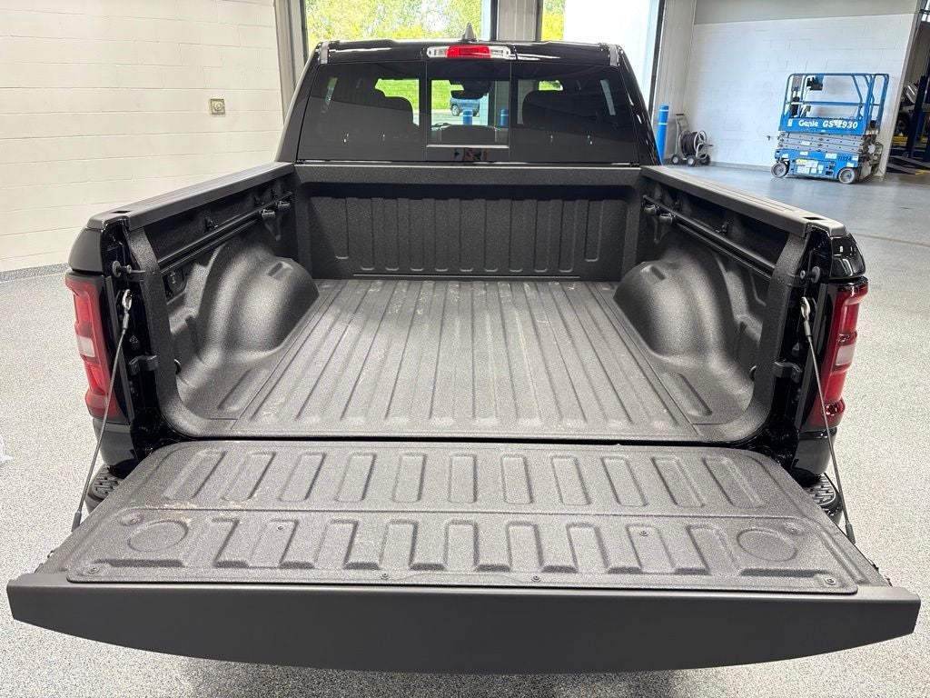 2027 RAM 1500 RAM 1500 BIG HORN CREW CAB 4X4 5'7' BOX