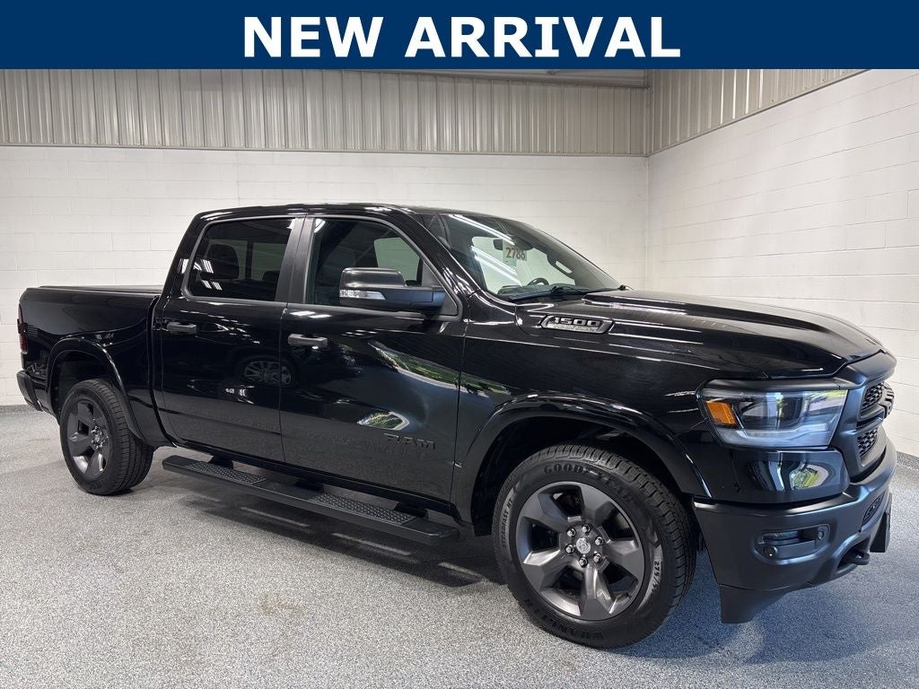 2020 RAM 1500 Big Horn Crew Cab 4x4 5'7' Box