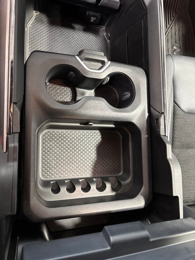 2020 RAM 1500 Big Horn Crew Cab 4x4 5'7' Box