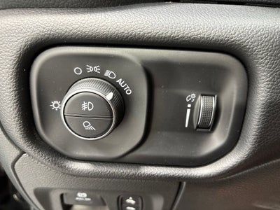 2020 RAM 1500 Big Horn Crew Cab 4x4 5'7' Box