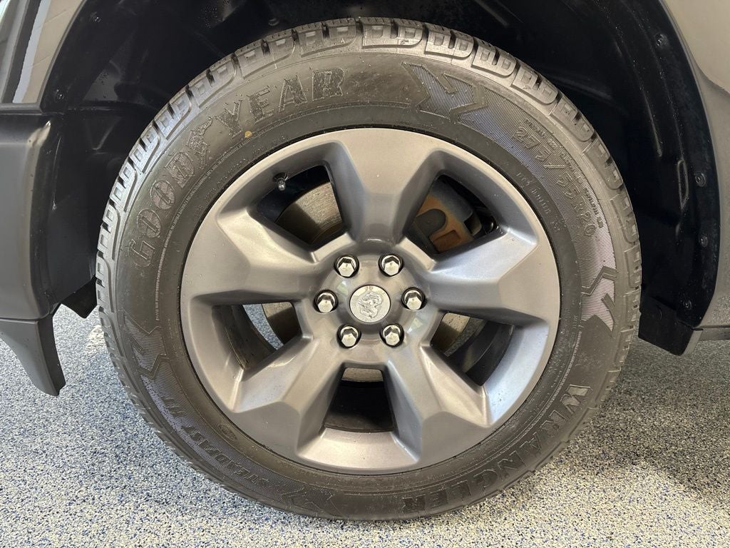 2020 RAM 1500 Big Horn Crew Cab 4x4 5'7' Box