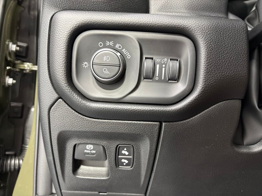 2026 RAM 1500 RAM 1500 BIG HORN CREW CAB 4X4 5'7' BOX