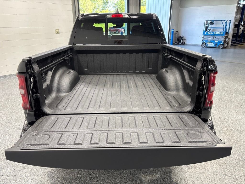 2027 RAM 1500 RAM 1500 BIG HORN CREW CAB 4X4 5'7' BOX