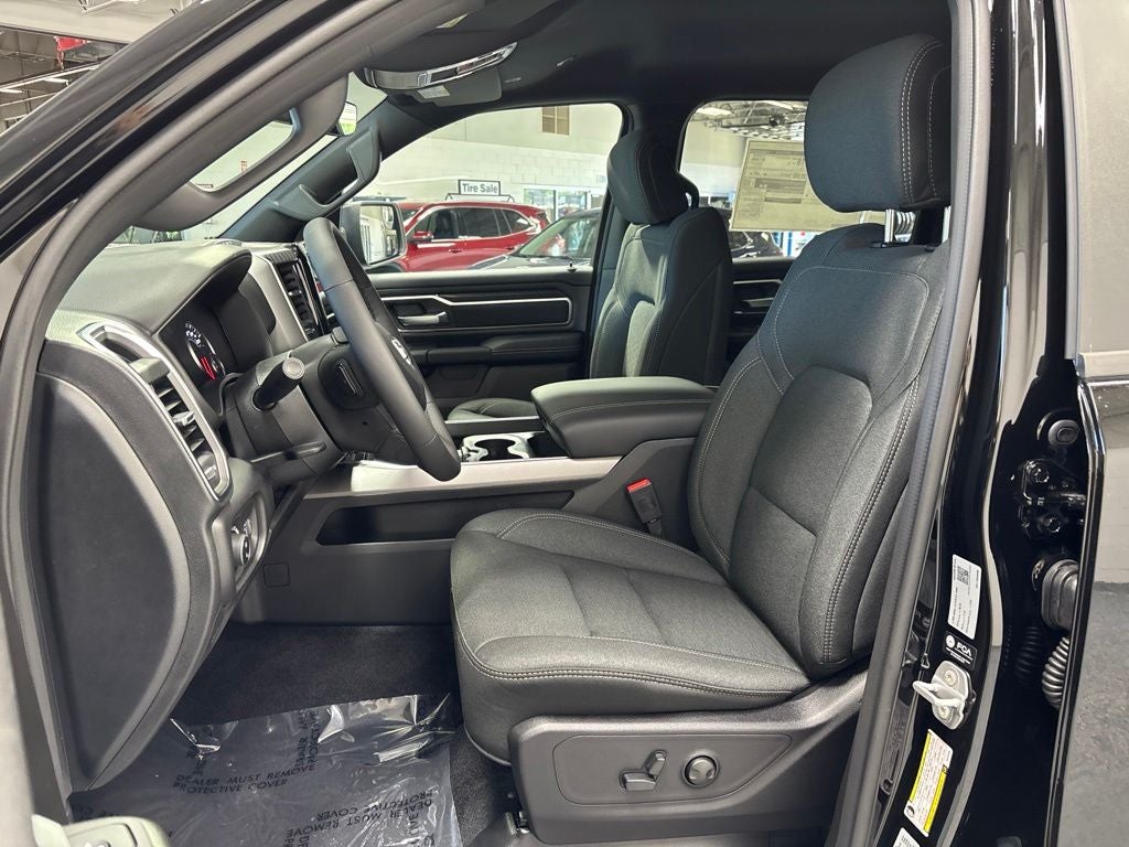 2027 RAM 1500 RAM 1500 BIG HORN CREW CAB 4X4 5'7' BOX