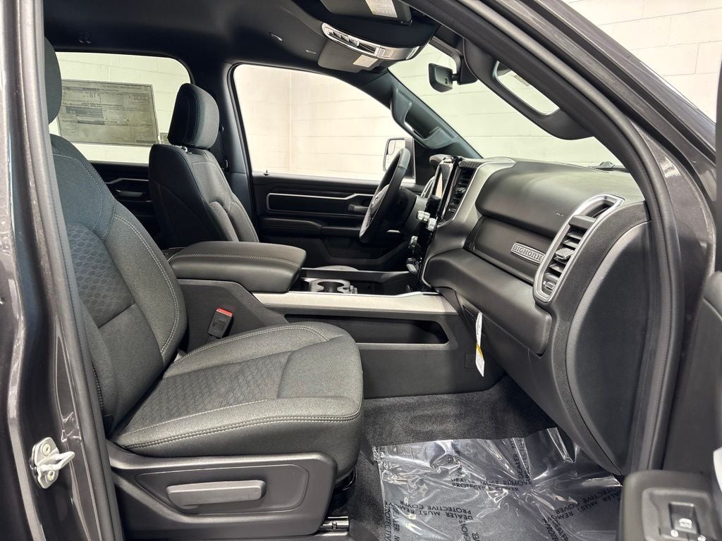2027 RAM 1500 RAM 1500 BIG HORN CREW CAB 4X4 5'7' BOX