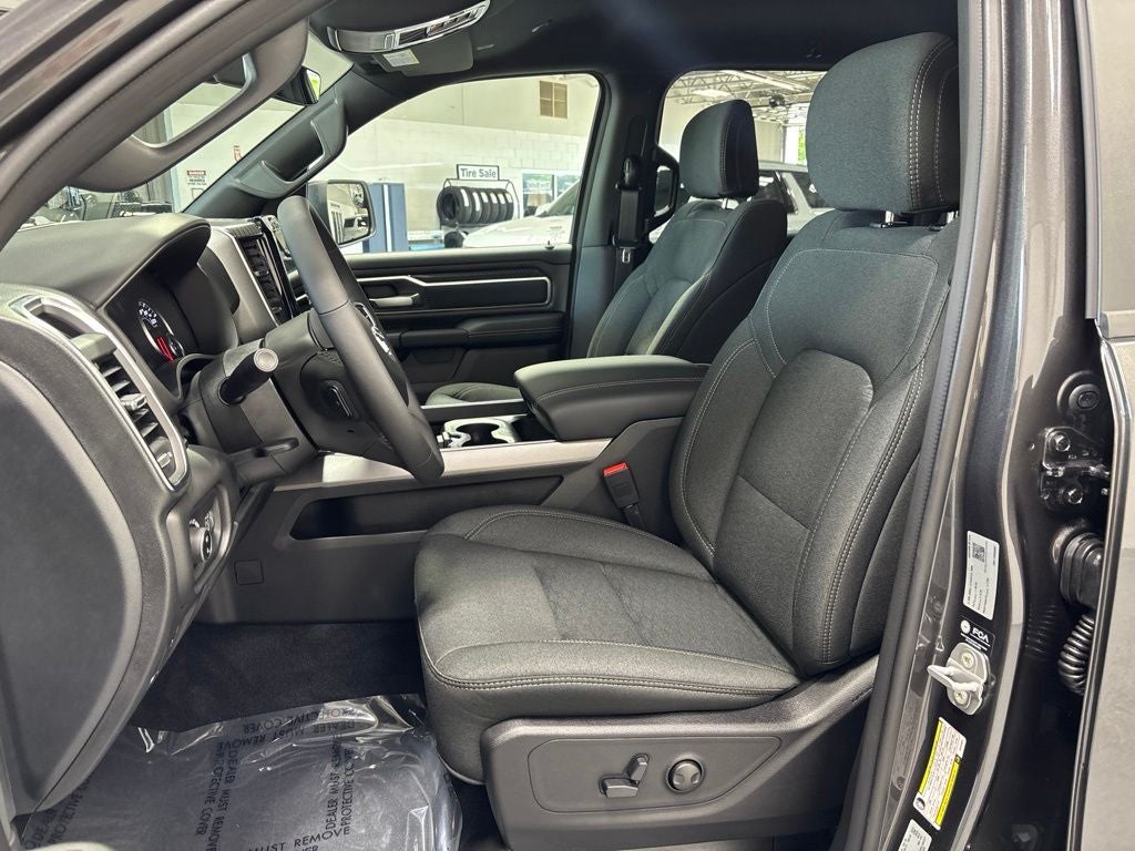 2027 RAM 1500 RAM 1500 BIG HORN CREW CAB 4X4 5'7' BOX