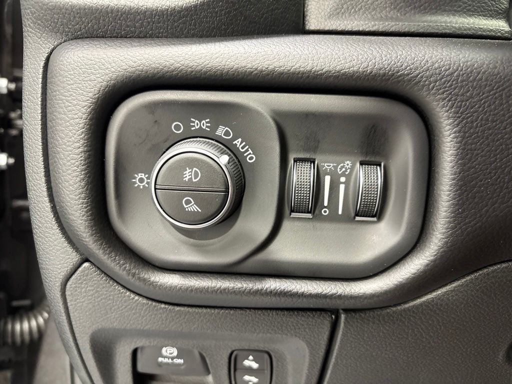2027 RAM 1500 RAM 1500 BIG HORN CREW CAB 4X4 5'7' BOX